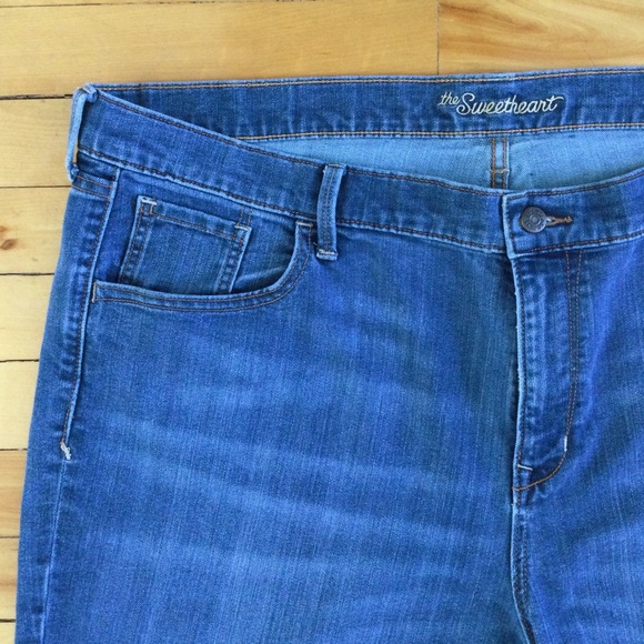 OLD NAVY Plus 20 The Sweetheart Mid-Rise Bootcut Jeans, Medium Wash - EUC - Picture 4 of 12